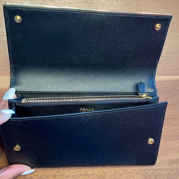 Prada Large Saffiano Black Leather Wallet - Picture 3 of 8